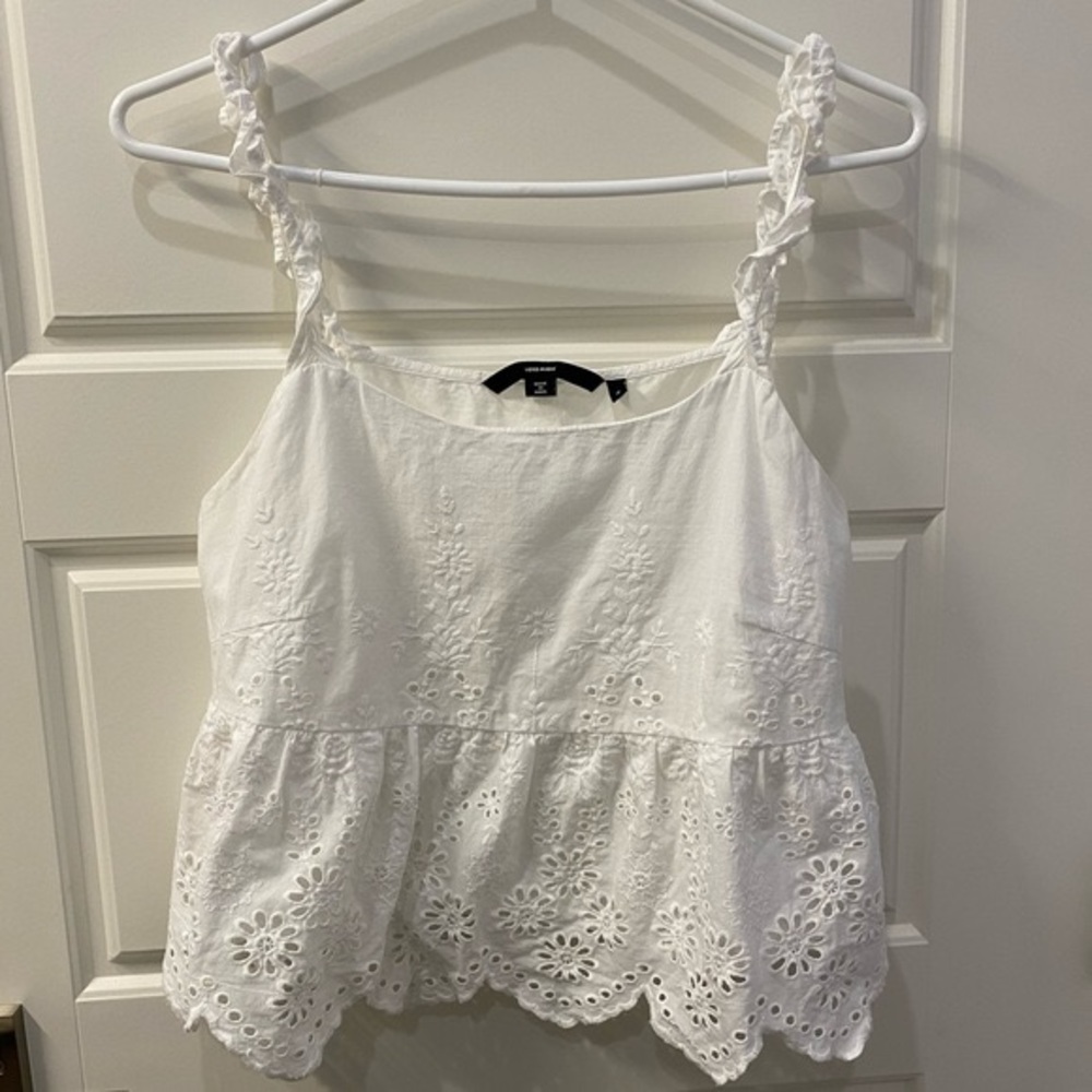 2/$18 Vero Moda White Flower Lace Cropped Tank Top Spring Size M